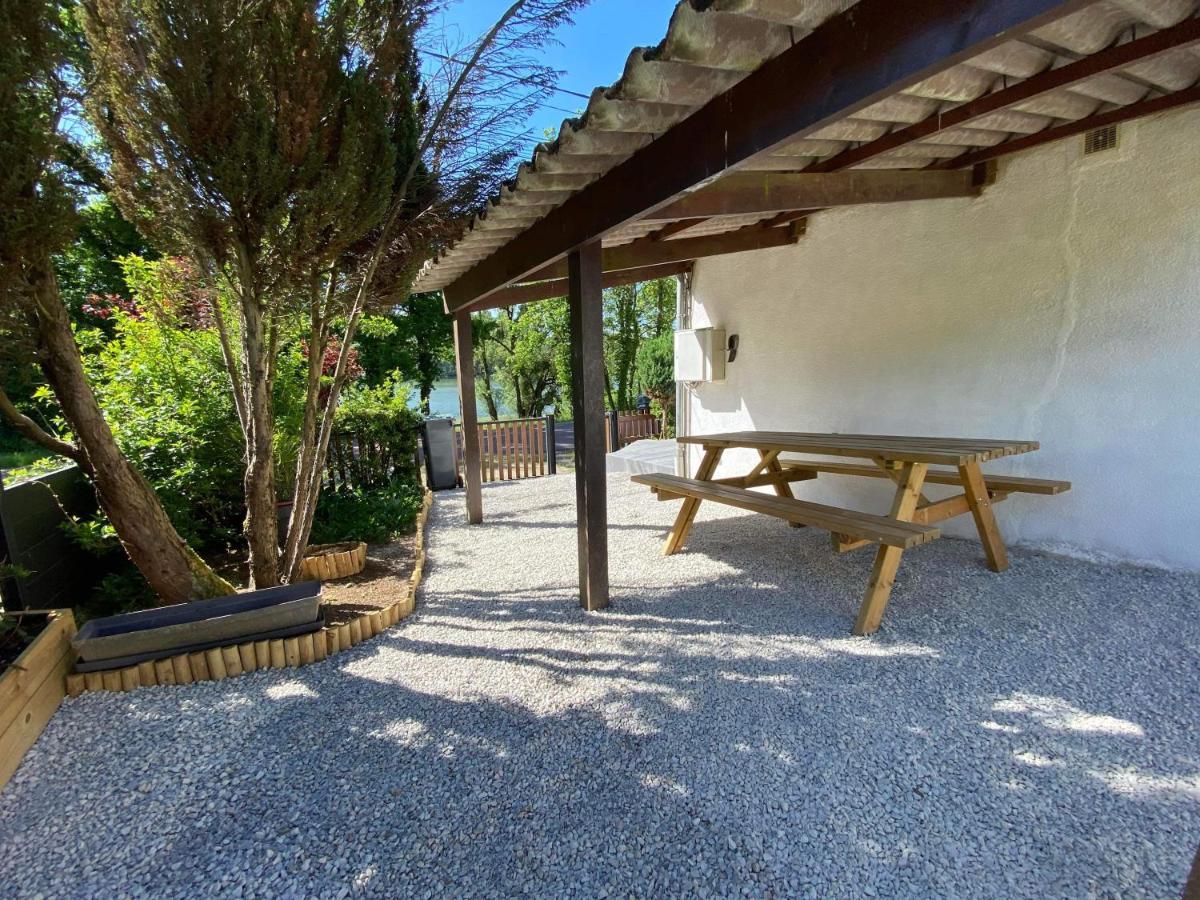 Maison Bord De Lac De Charmes Bannes  Exterior photo